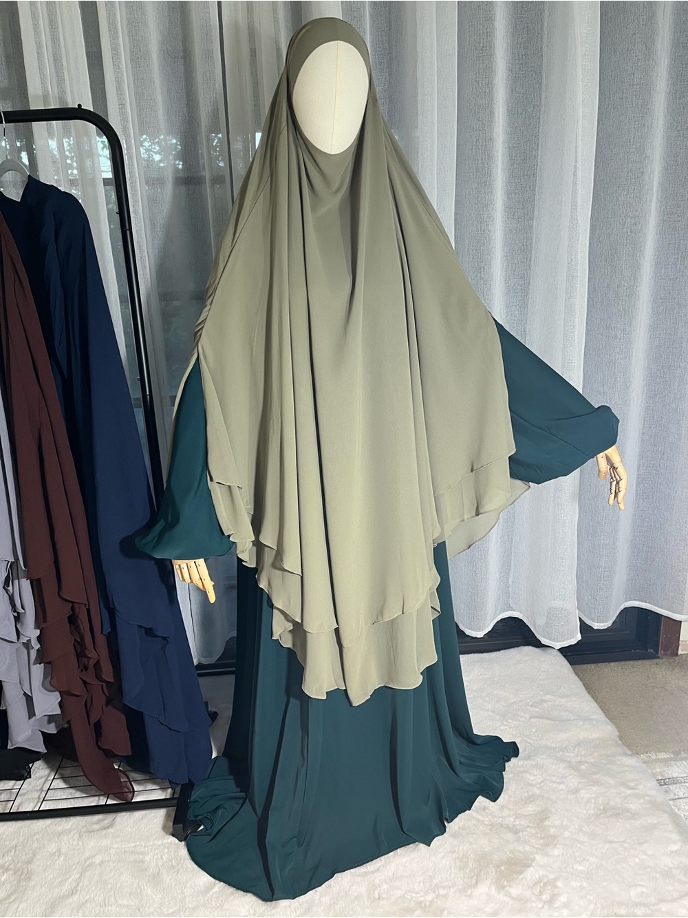 Split design khimar